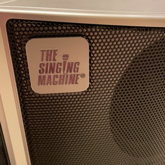 THE SINGING MACHINE Video Camera CD Karaoke TV with 10 CD's - Picture 3 of 16